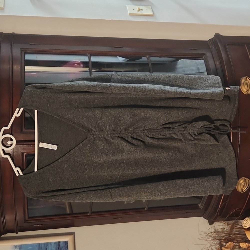 Half sleeve sweater